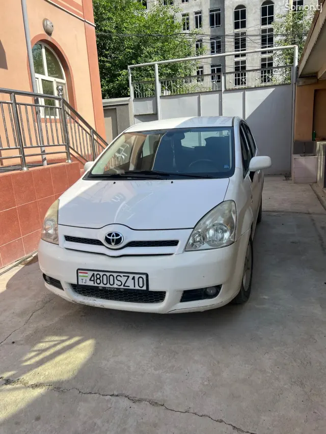 Toyota Verso 2007 · 2.2 MT