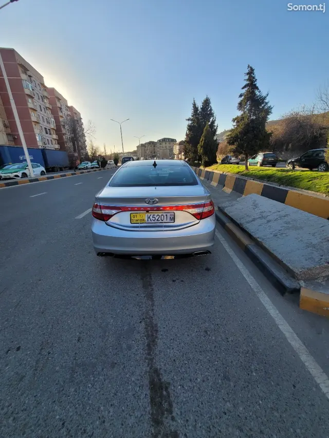 Hyundai Grandeur 2011 · 3.0 AT