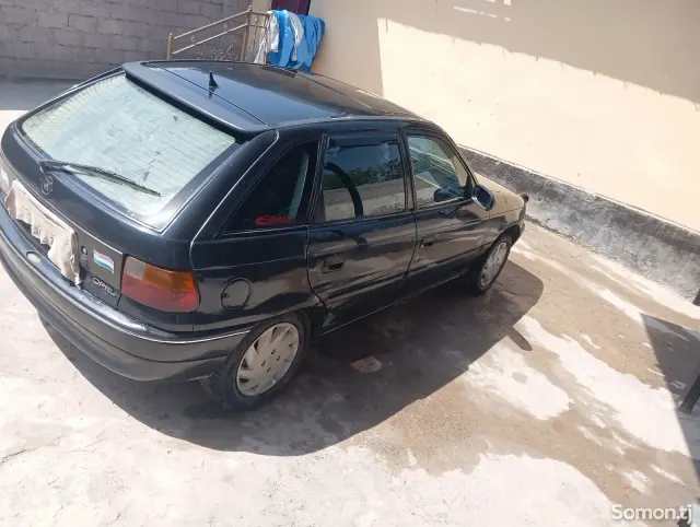 Opel Astra F 1997 · 1.6 MT