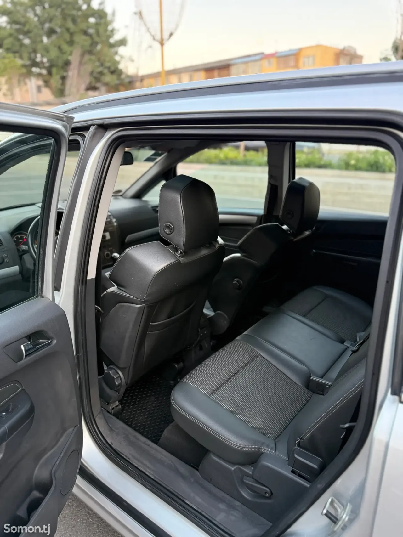 Opel Zafira 2006 · 1.9 AT