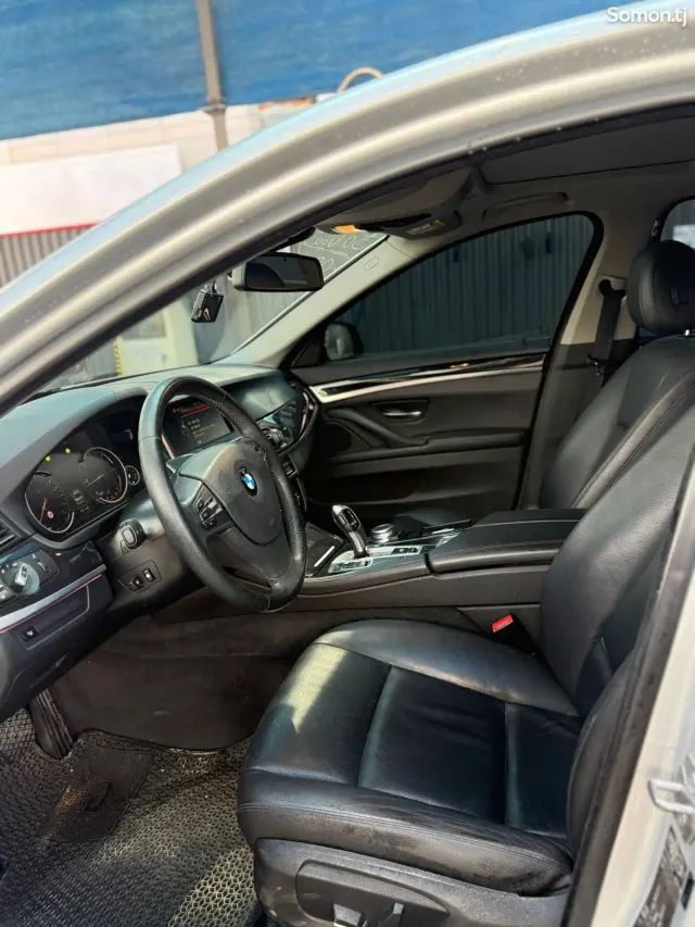 BMW 5 series 2015 · 2.0 AT