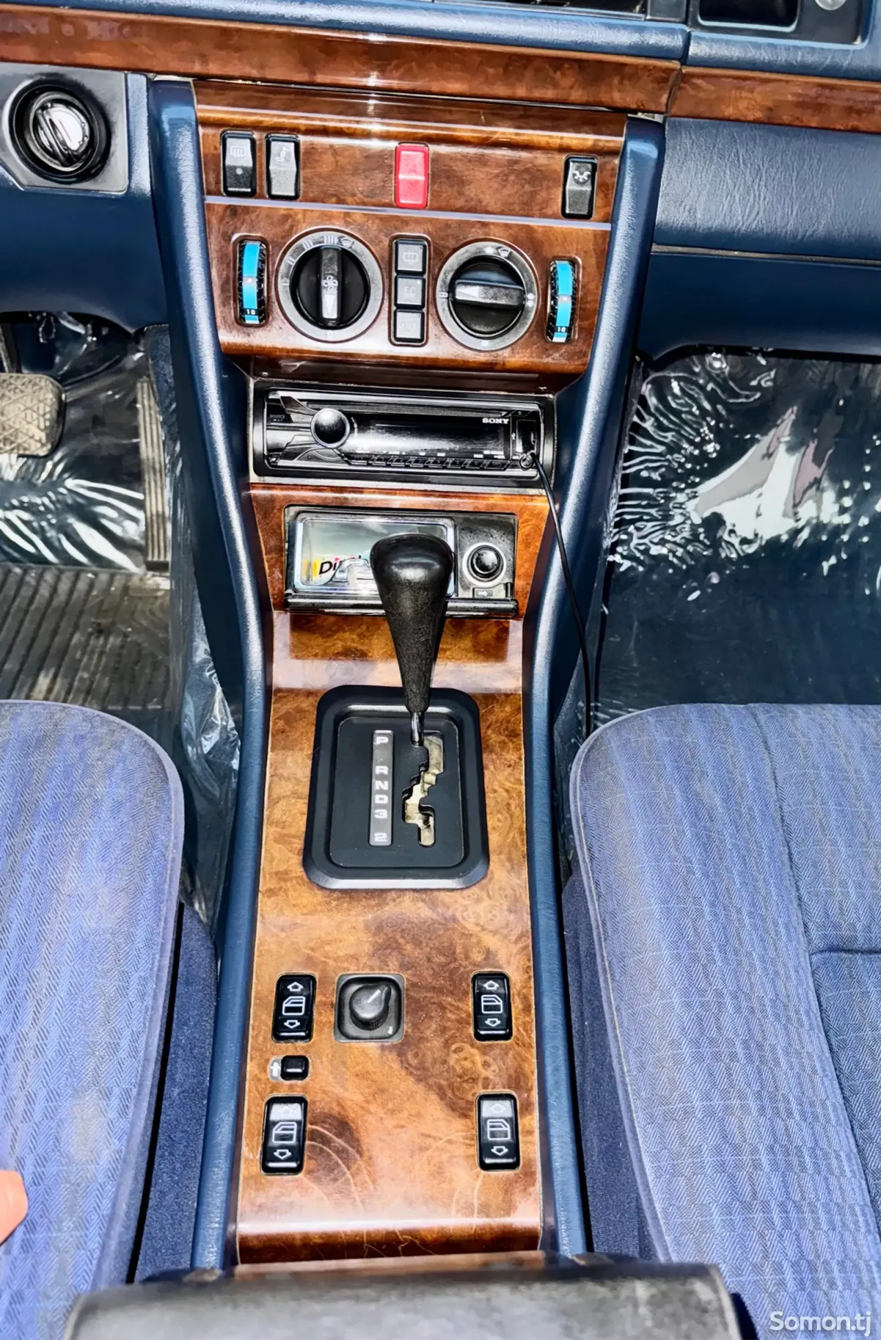 Mercedes-Benz W124 1994 · 3.2 AT