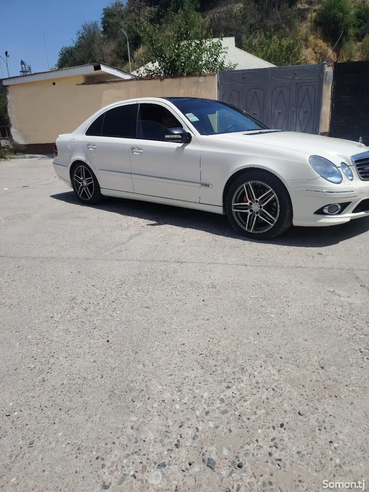 Mercedes-Benz E class 2009 · 3.5 AT