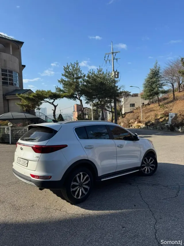 Kia Sportage 2016 · 1.7 AT