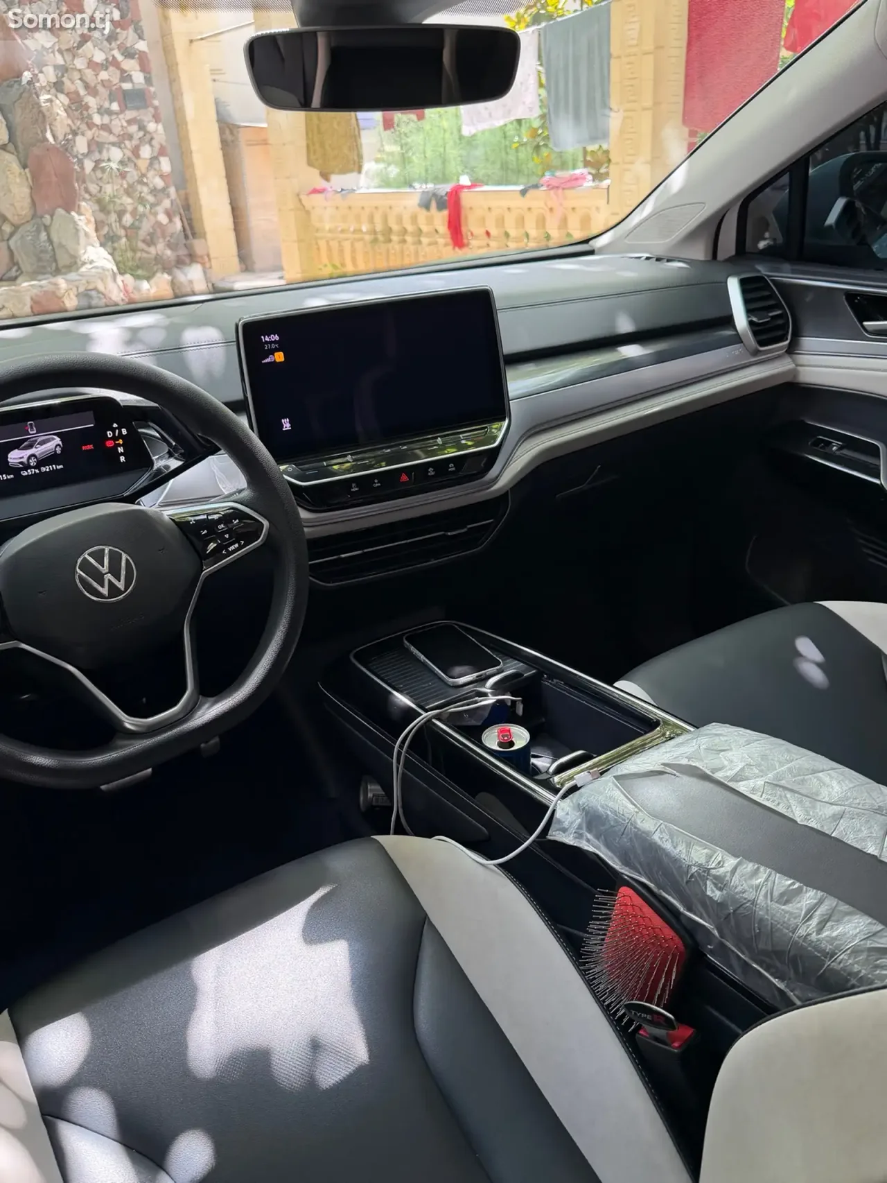 Volkswagen ID.6 2022 · AT