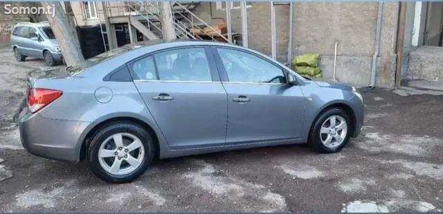 Chevrolet Cruze 2010 · 1.6 AT