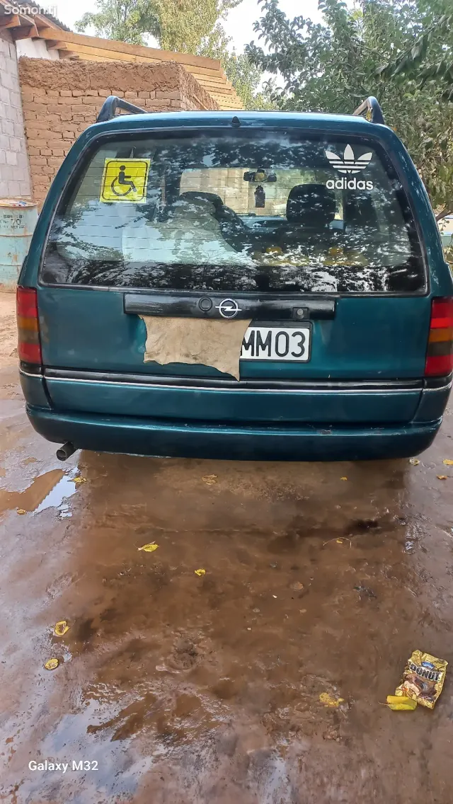 Opel Astra F 1994 · 1.6 MT