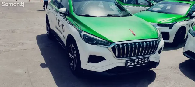 Hongqi E-HS3 2019 · AT