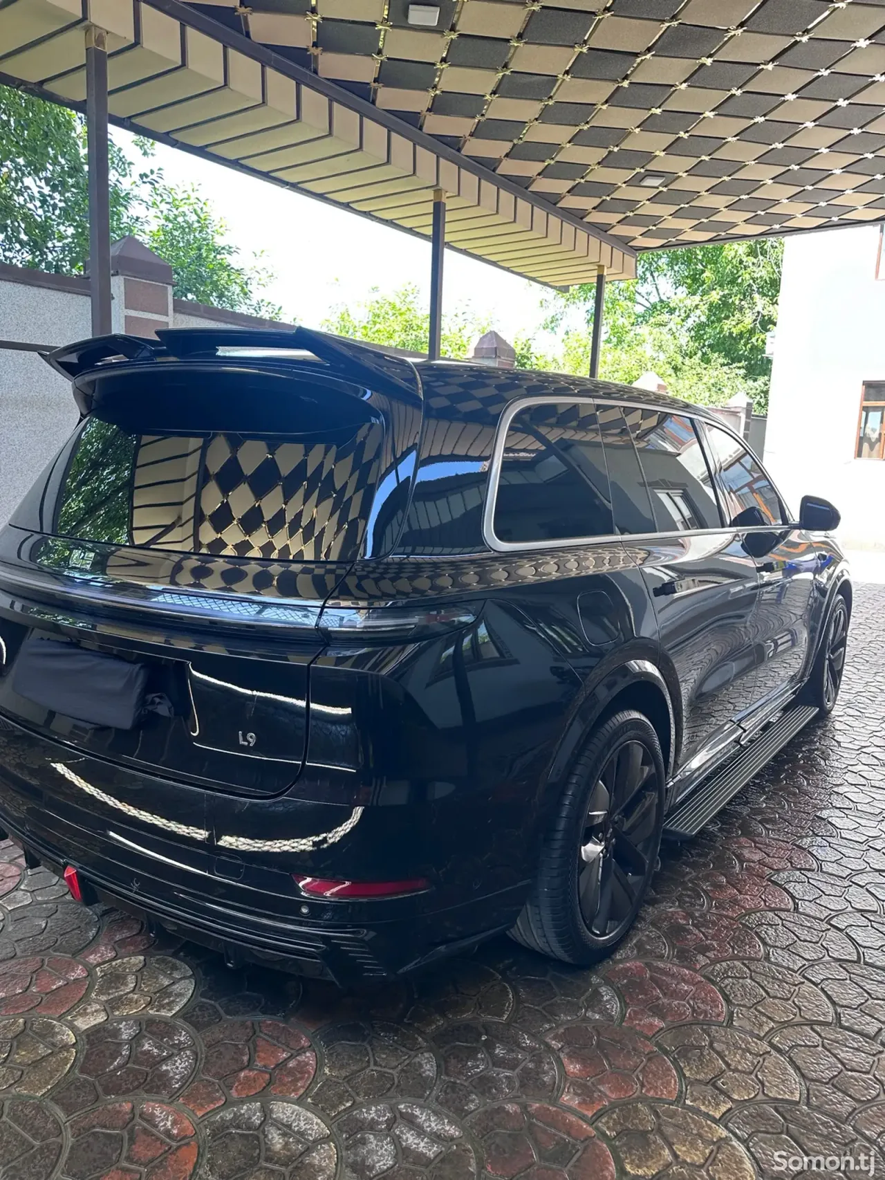 Li Auto (Lixiang) L9 2025 · 2.0 AT