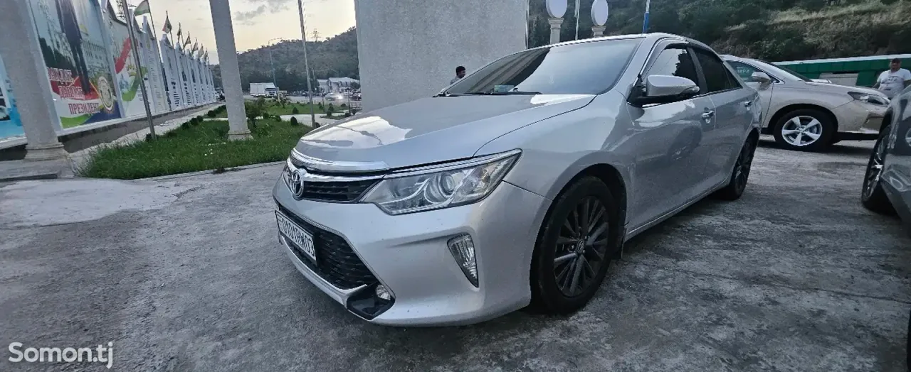 Toyota Camry 2017 · 2.5 AT
