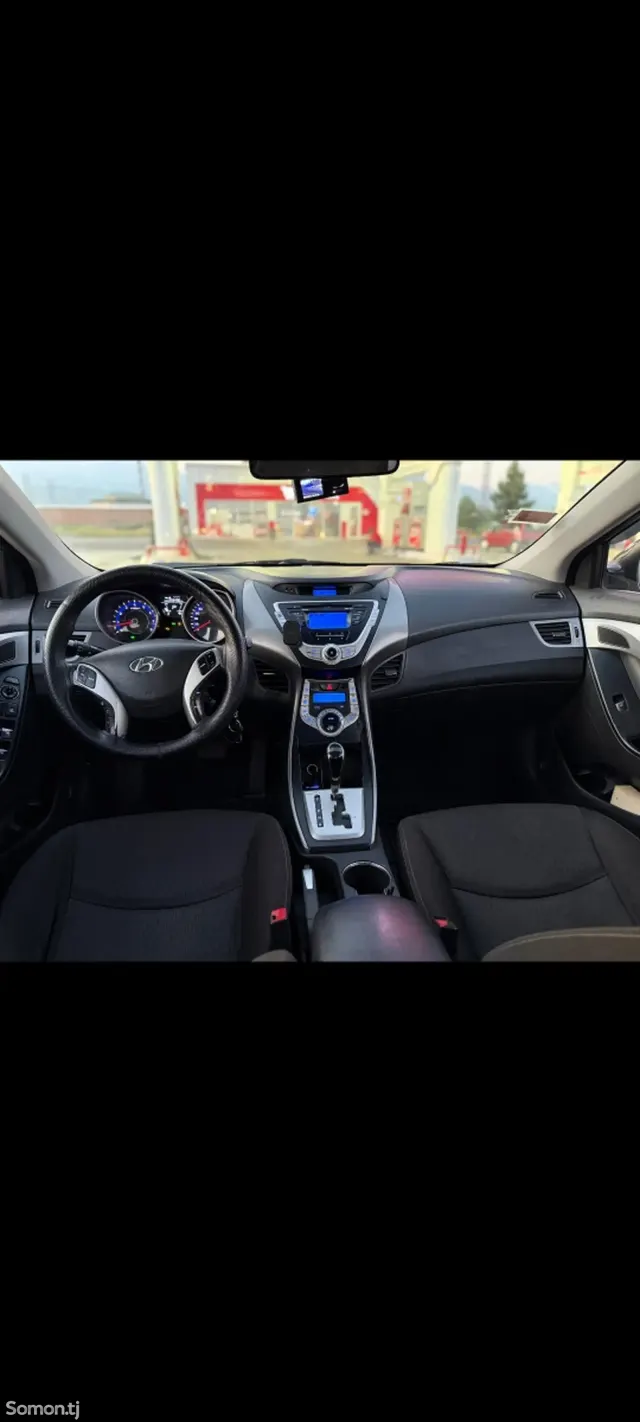 Hyundai Avante 2011 · 1.6 AT