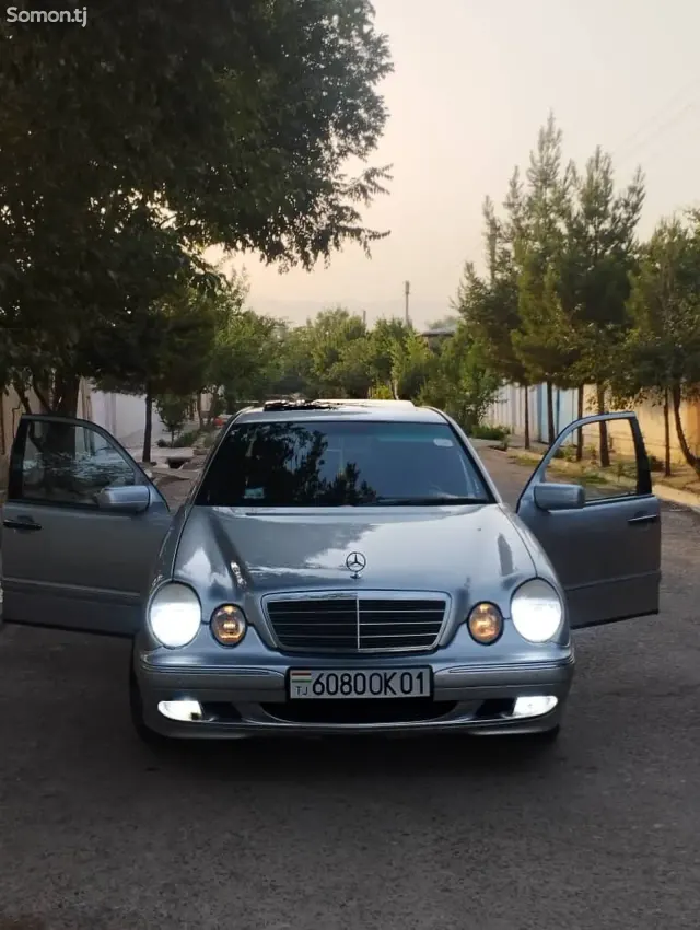 Mercedes-Benz E class 1995 · 2.3 AT