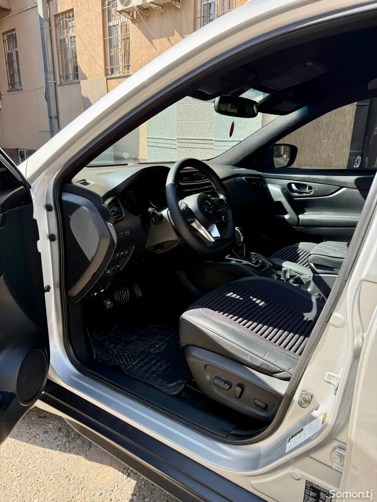 Nissan Rogue 2017 · 2.5 AT