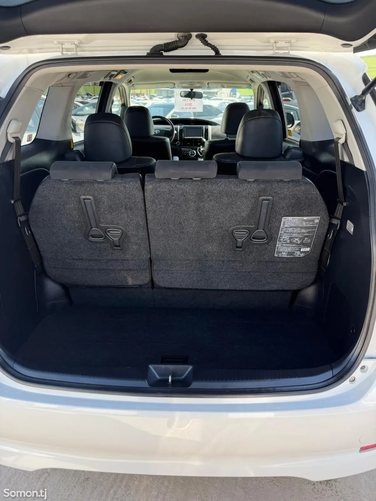 Toyota Estima 2014 · 2.4 AT