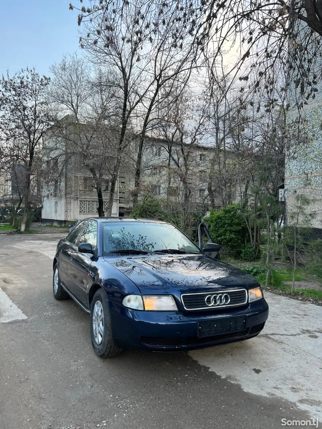 Audi A4 1996 · 2.0 MT
