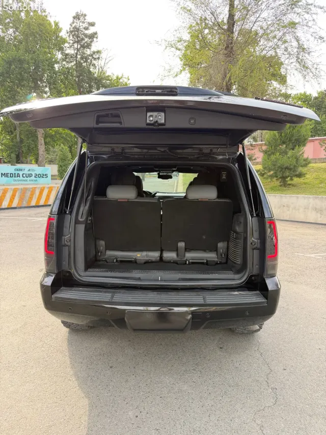 Chevrolet Tahoe 2011 · 5.3 AT