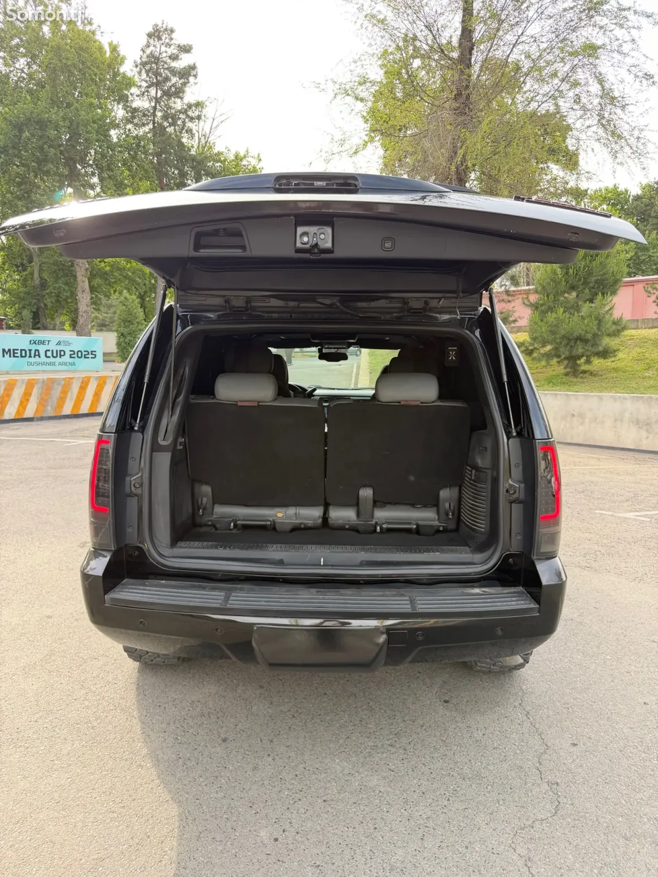Chevrolet Tahoe 2011 · 5.3 AT