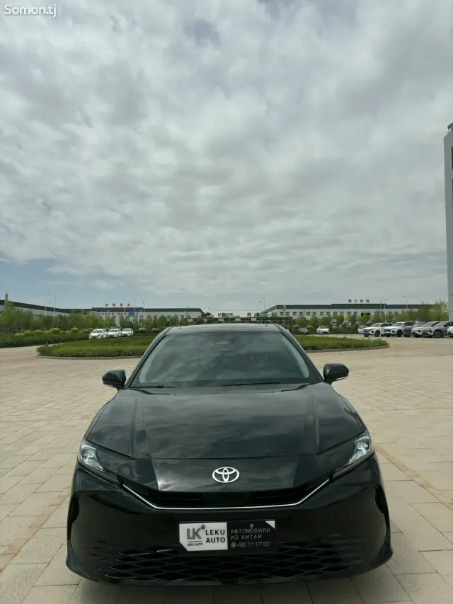 Toyota Camry 2025 · 2.0 AT