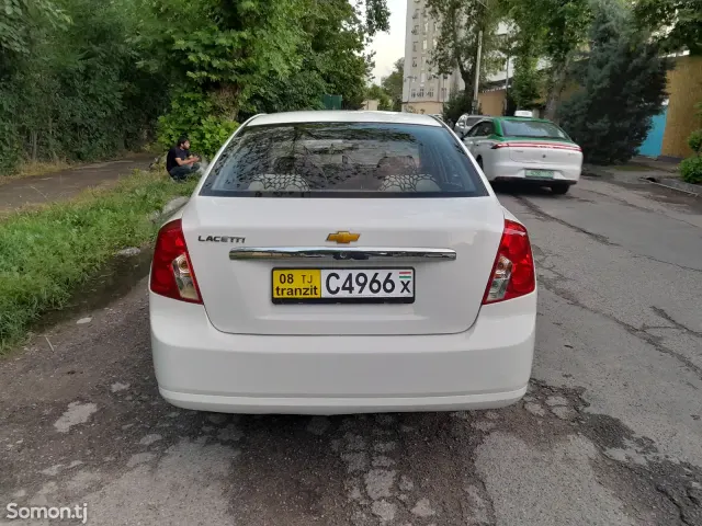 Chevrolet Lacetti 2005 · 1.6 MT