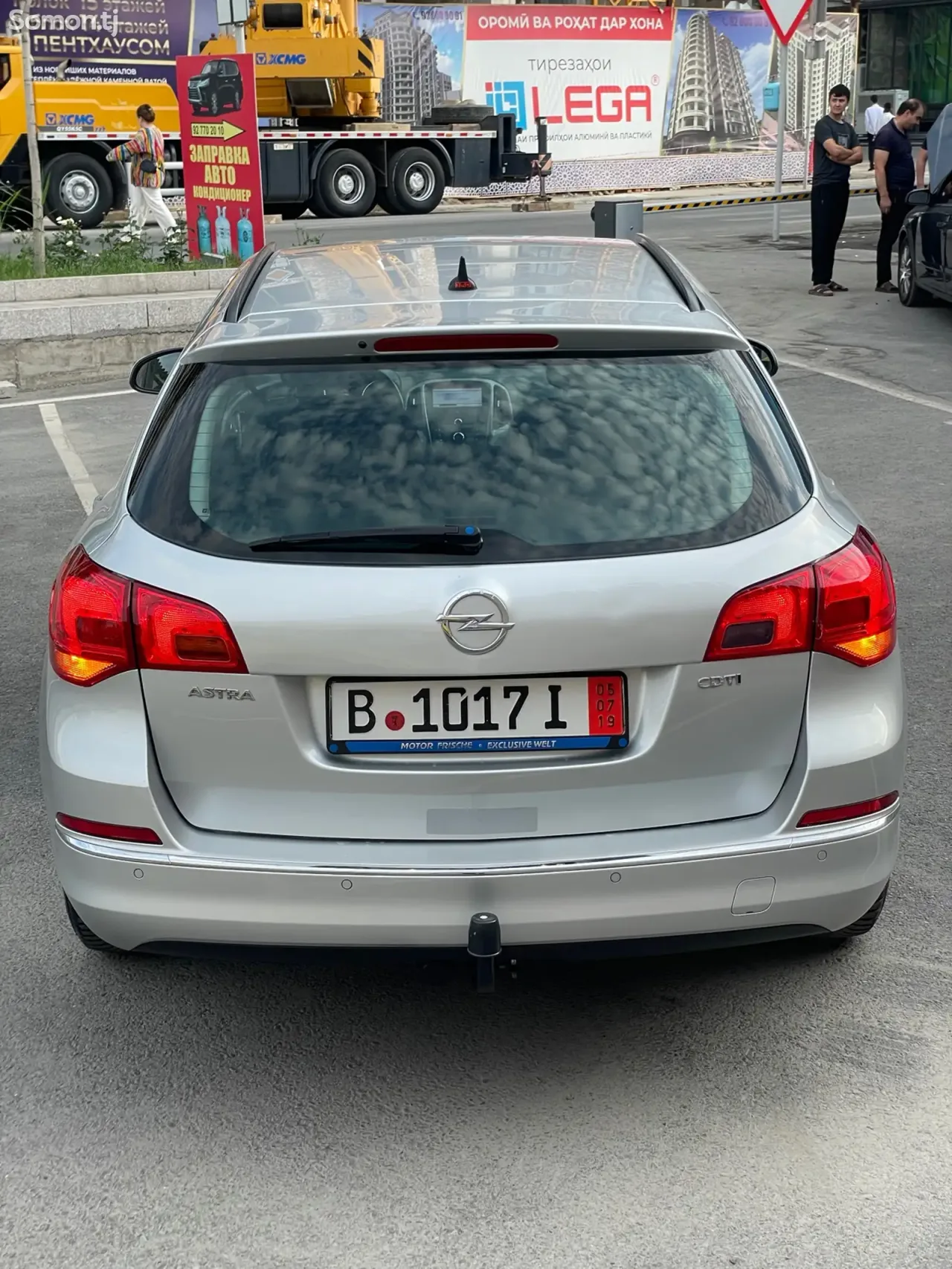 Opel Astra J 2014 · 1.7 MT