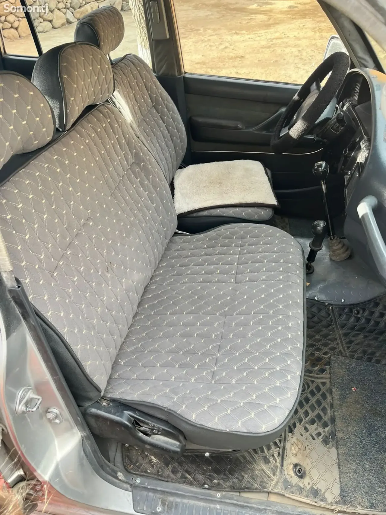 Toyota Land Cruiser 1997 · 4.6 MT