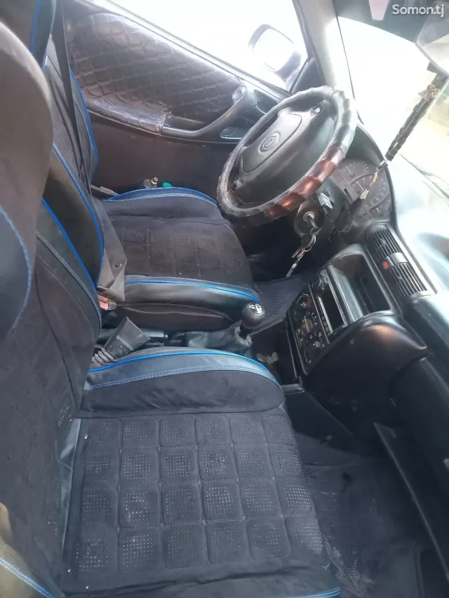 Opel Astra F 1997 · 1.6 MT