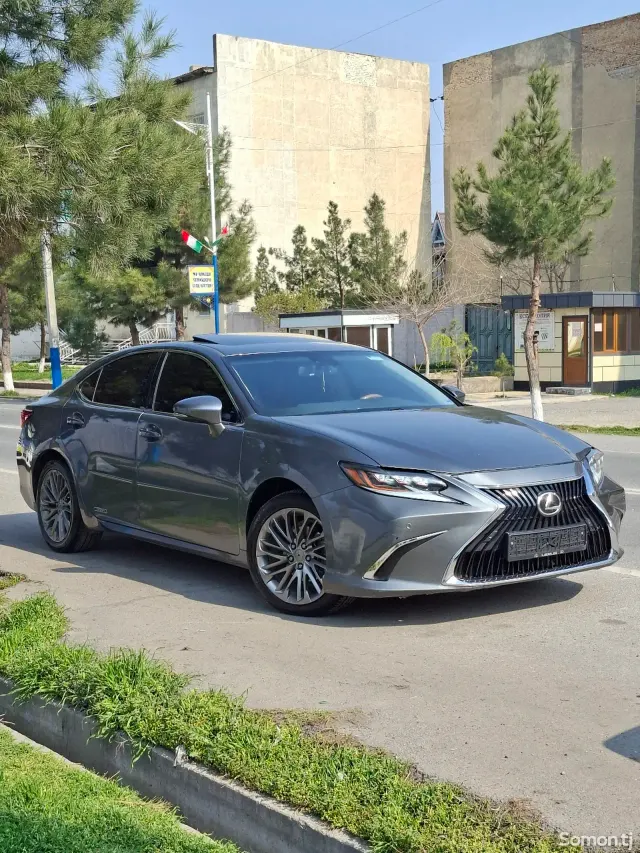 Lexus ES series 2015 · 3.0 AT