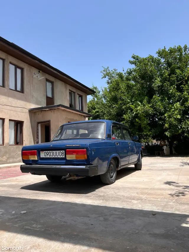 Lada (ВАЗ) 2107 2005 · 1.6 MT