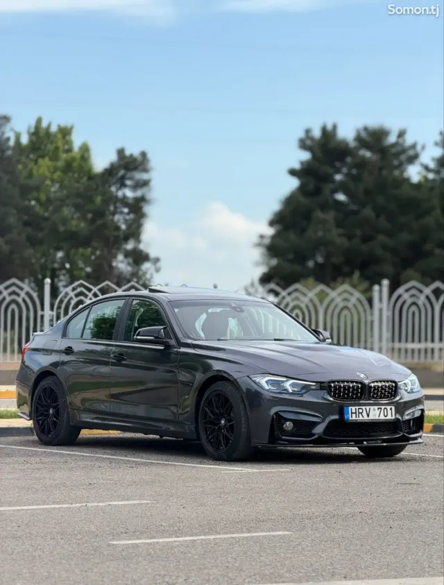 BMW 3 series 2017 · 5.2 AT