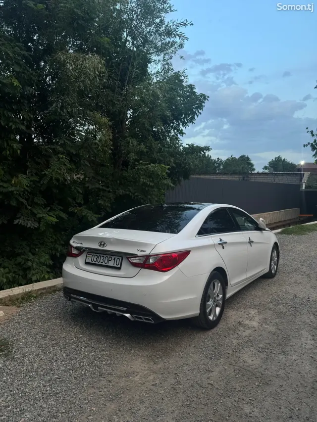 Hyundai Sonata 2011 · 2.0 AT