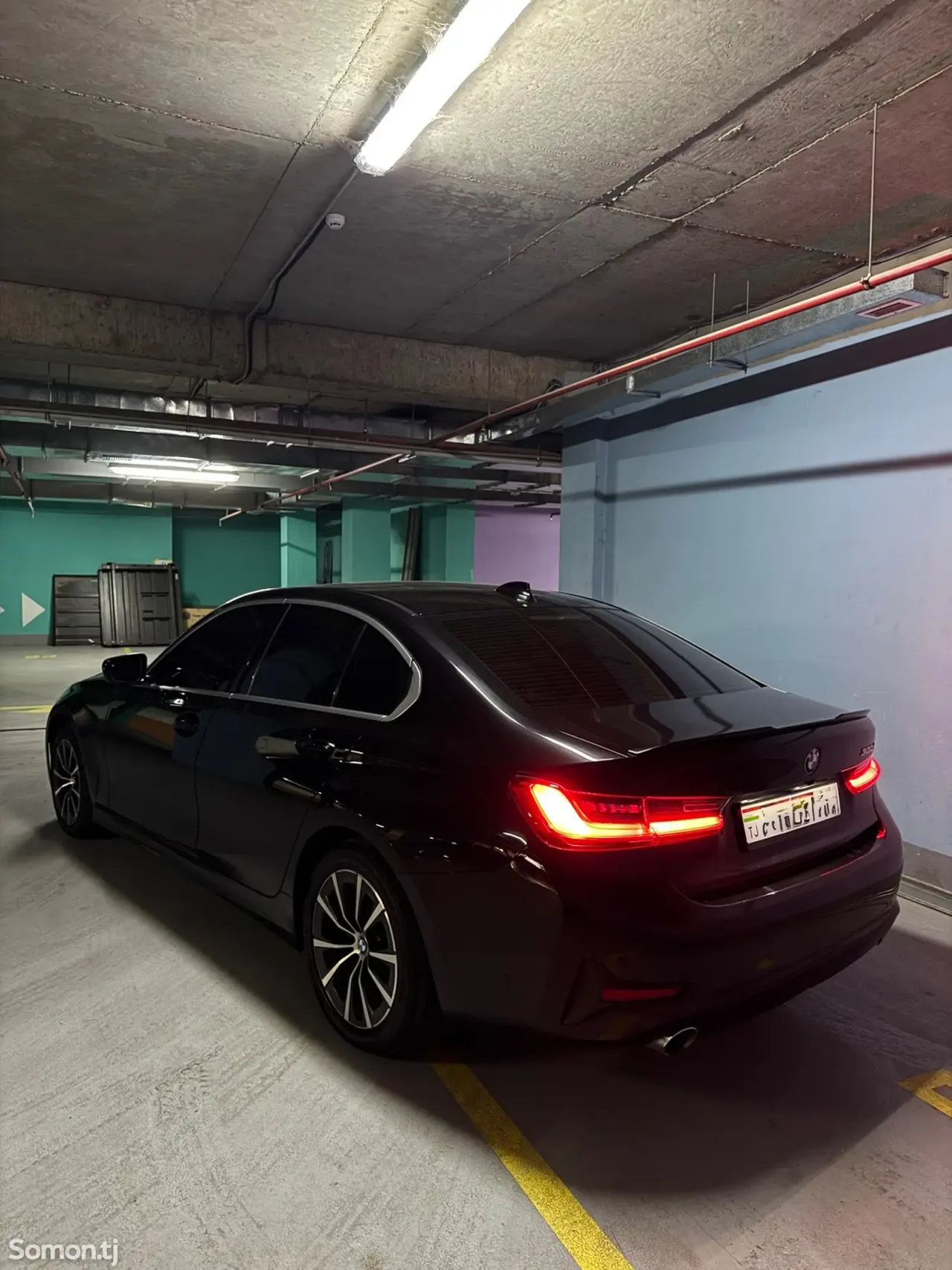 BMW 3 series 2019 · 2.0 AT