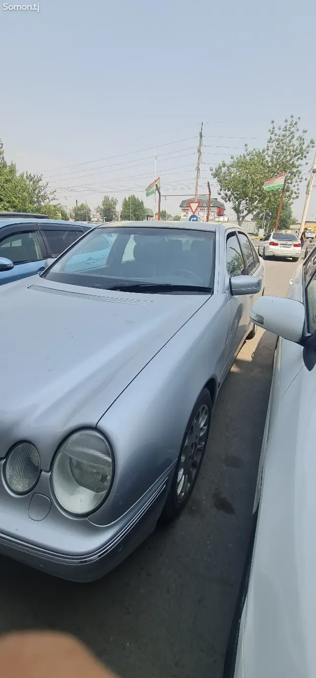 Mercedes-Benz E class 1999 · 2.4 AT