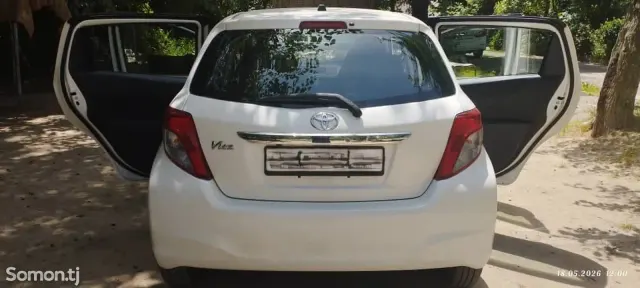 Toyota Vitz 2012 · 1.1 AT