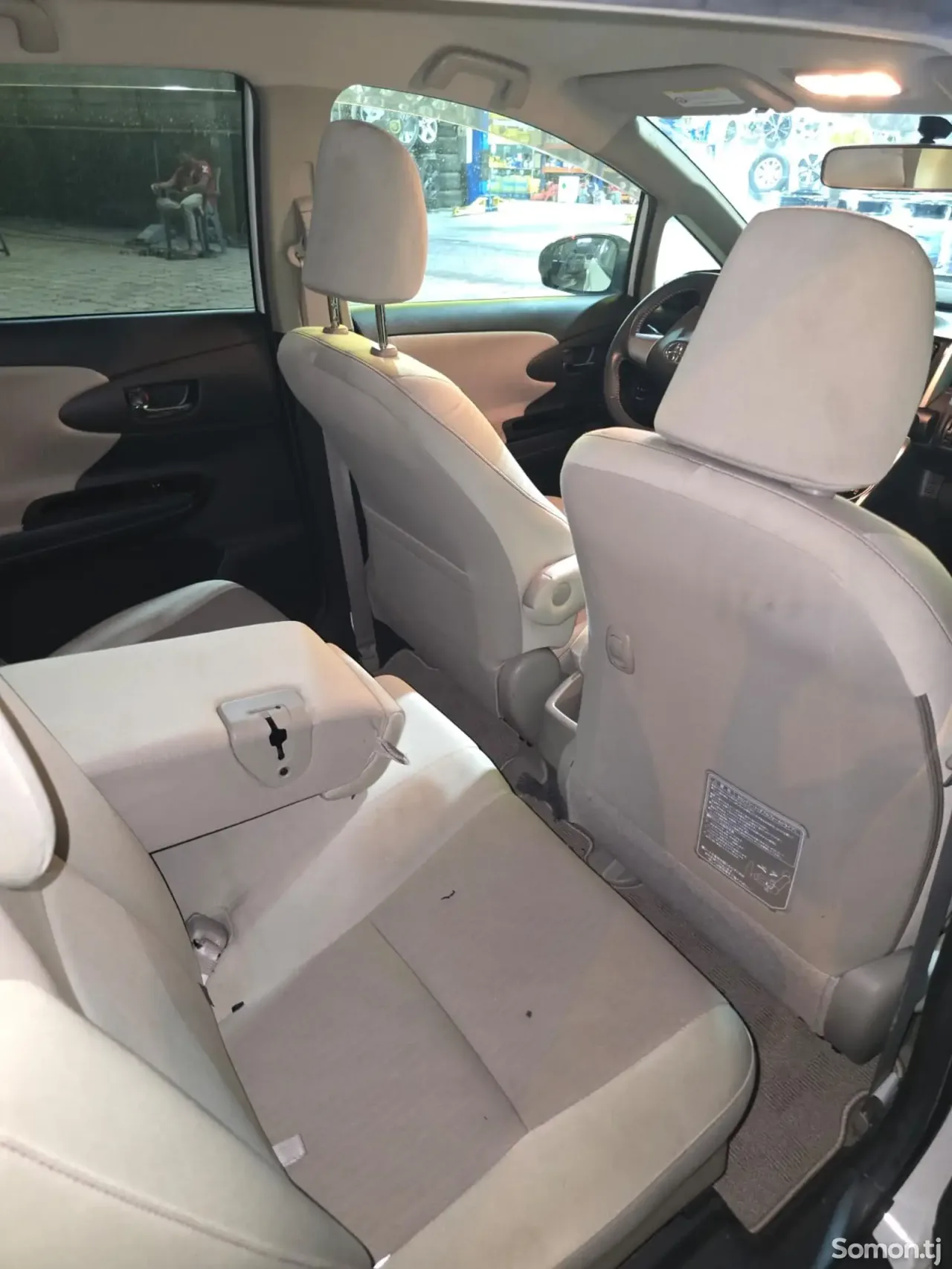 Toyota Wish 2014 · 1.8 AT