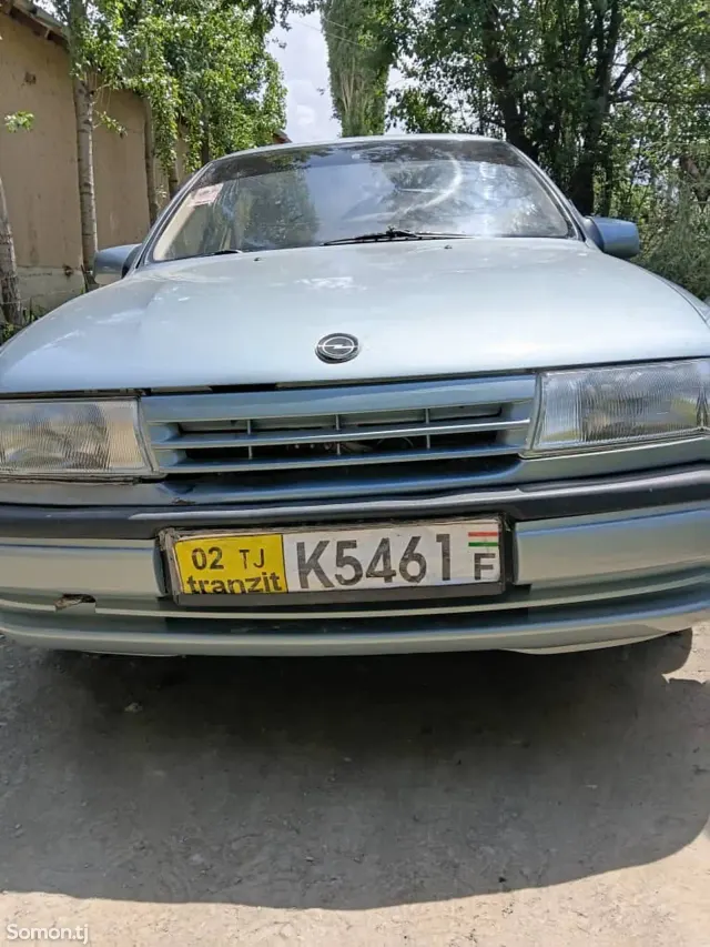 Opel Vectra C 1992 · 1.6 MT
