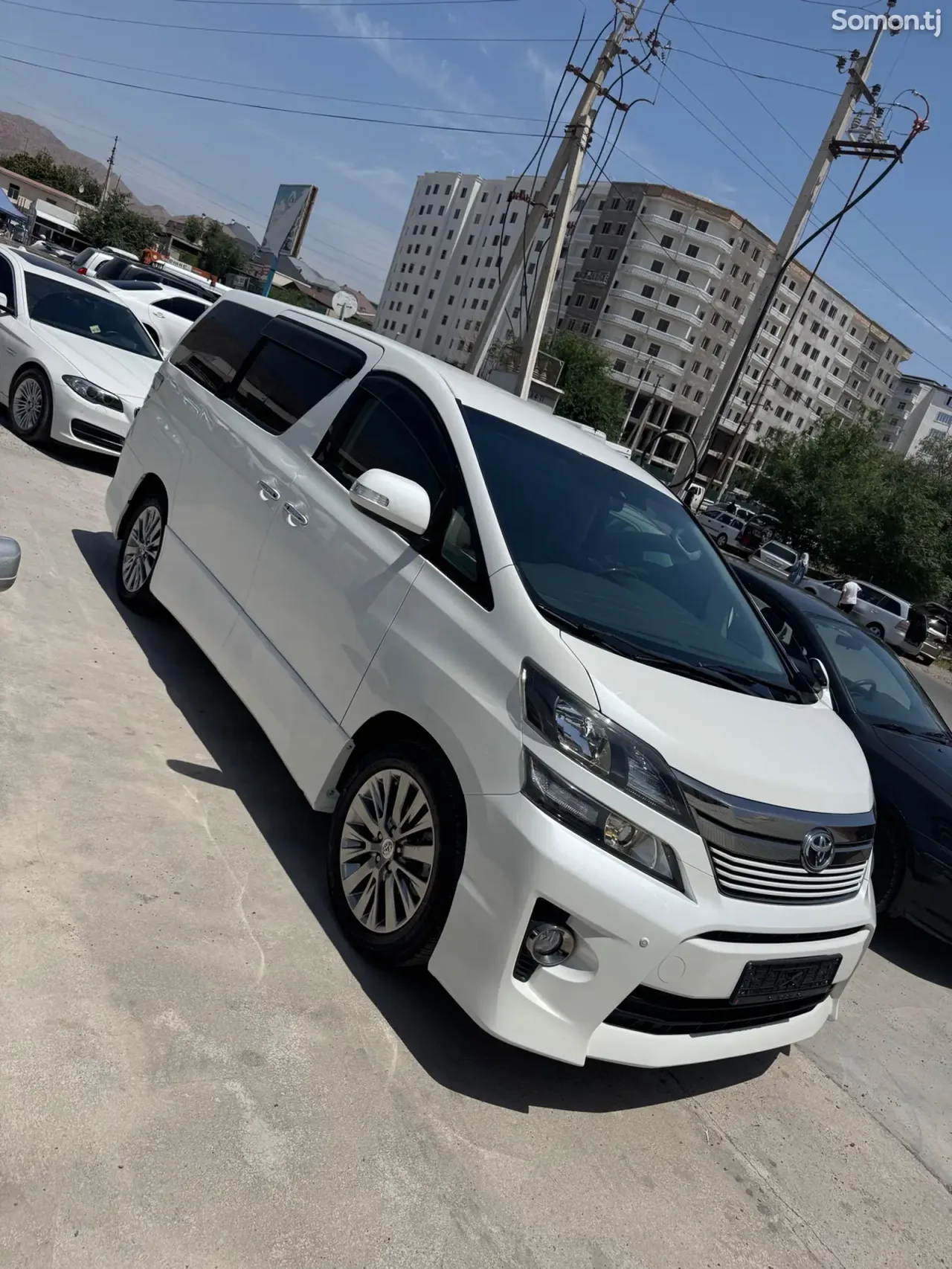 Toyota Vellfire 2015 · 2.4 AT