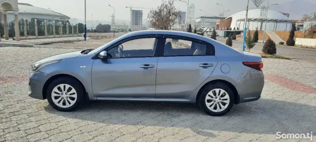 Kia Rio 2017 · 1.6 MT