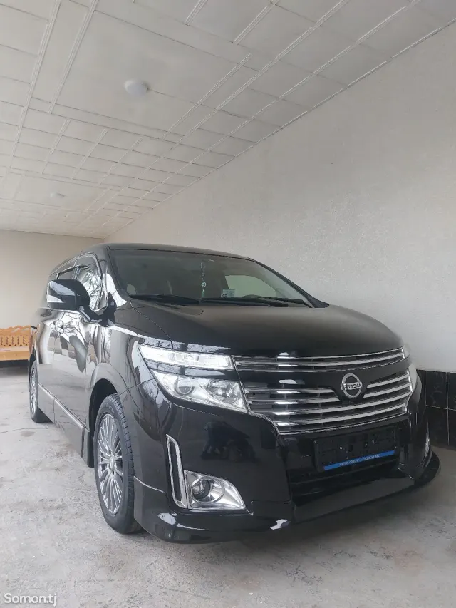 Nissan Elgrand 2014 · 2.5 AT