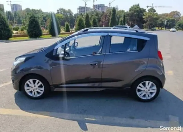 Chevrolet Spark 2014 · 1.1 AT