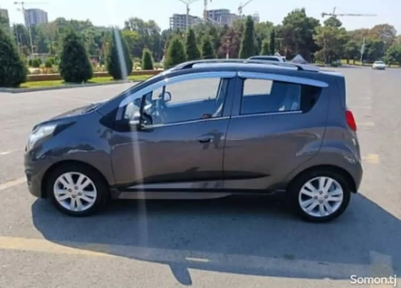 Chevrolet Spark 2014 · 1.1 AT