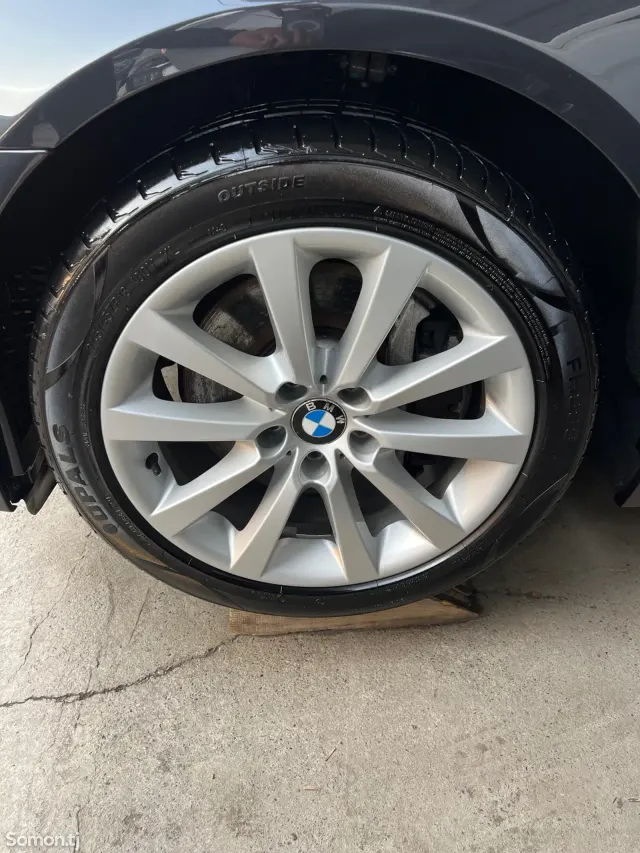 BMW 5 series 2011 · 3.0 AT