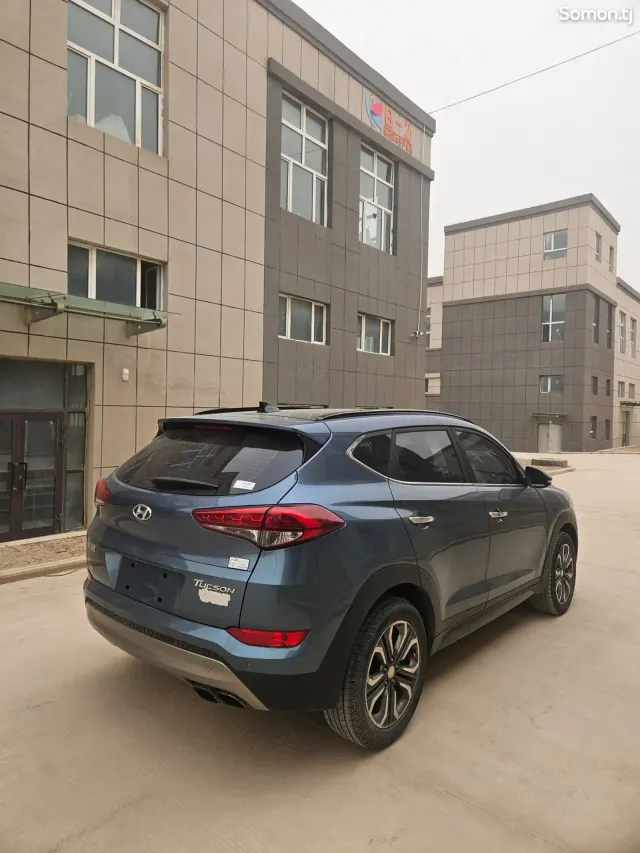 Hyundai Tucson 2015 · 1.6 AT