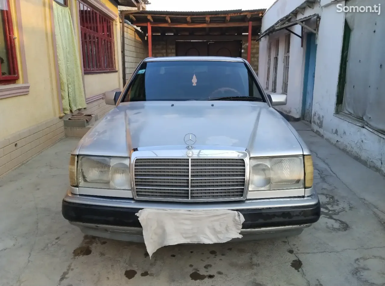 Mercedes-Benz W124 1991 · 2.0 MT