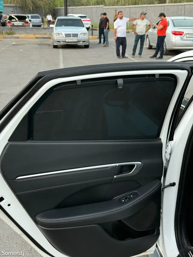 Hyundai Sonata 2022 · 2.5 AT