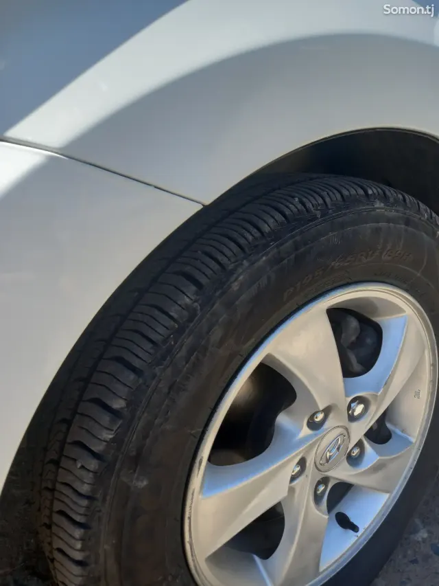 Hyundai Avante 2011 · 1.6 AT