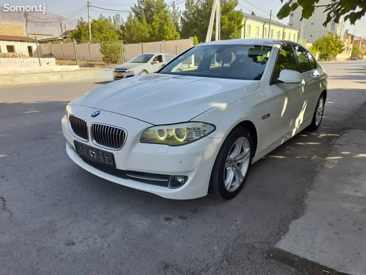 BMW 5 series 2013 · 2.0 AT