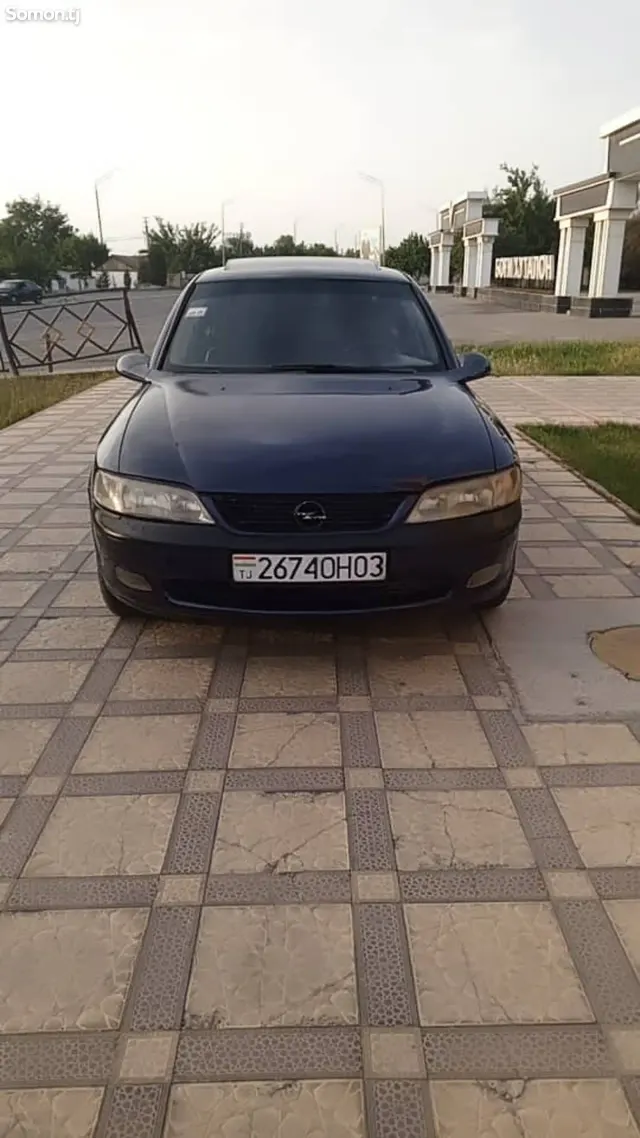 Opel Vectra B 1996 · 1.6 MT