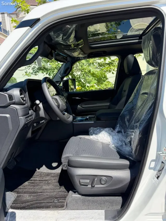 Toyota Land Cruiser Prado 2026 · 2.5 AT