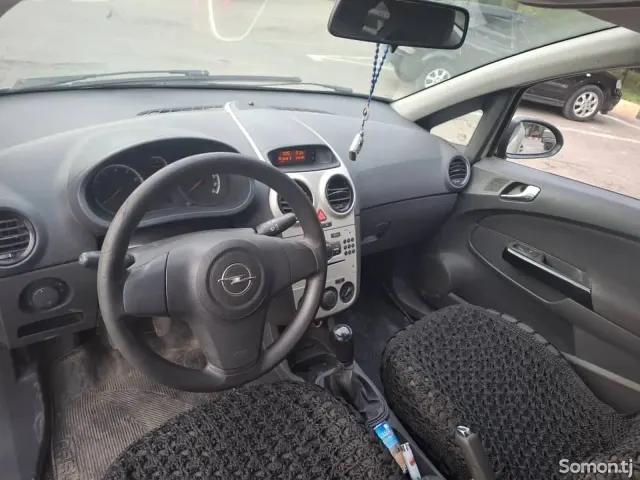 Opel Corsa 2007 · 1.2 MT