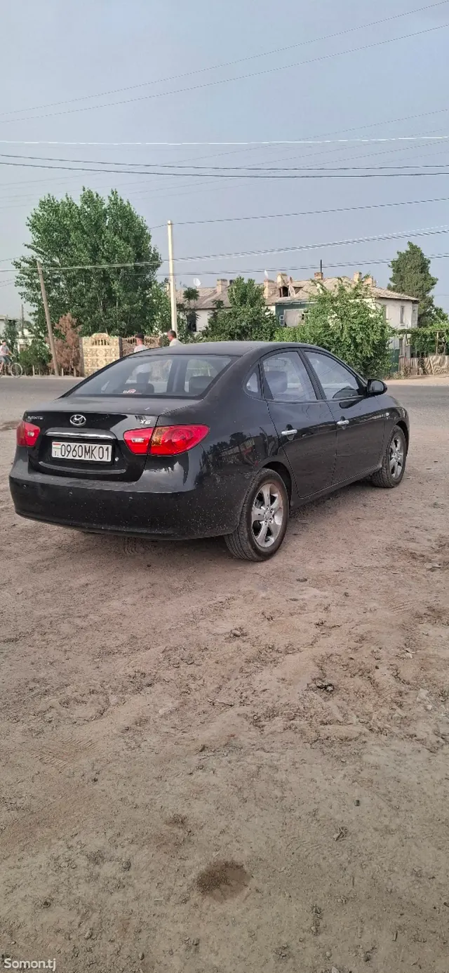 Hyundai Avante 2009 · 1.6 AT